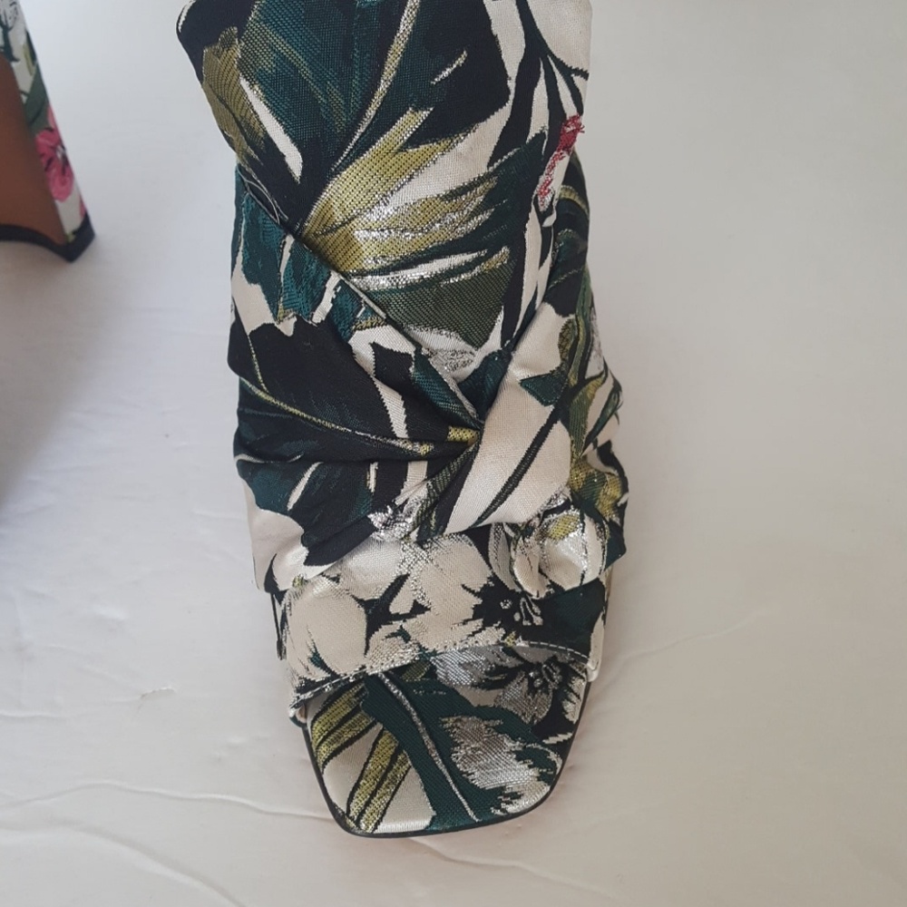 Gorgeous Brocade Marc Fischer Slide Sandals, Size 7 - Picture 4 of 8